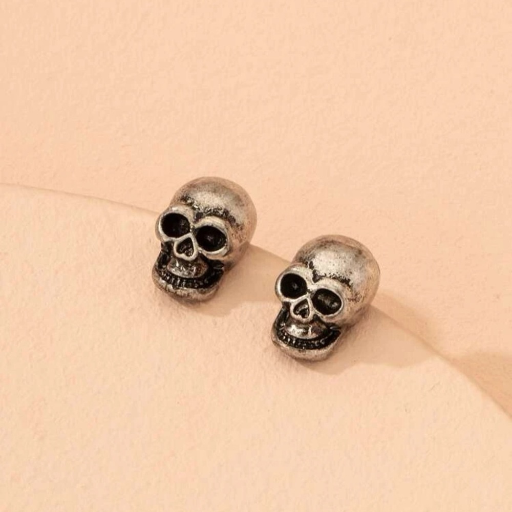Skull head earrings